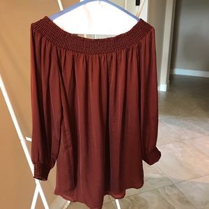 Perfect orange top for a UT game.